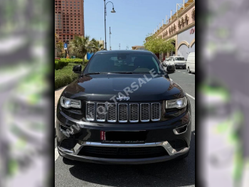 Jeep  Grand Cherokee  Summit  2016  Automatic  80,000 Km  8 Cylinder  Four Wheel Drive (4WD)  SUV  Black