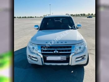 Mitsubishi  Pajero  3.5  2017  Automatic  141,000 Km  6 Cylinder  Four Wheel Drive (4WD)  SUV  White