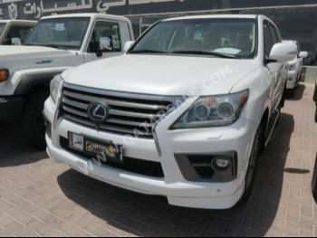 لكزس  ال اكس  570  2015  اوتوماتيك  247,000 كم  8 سلندر  دفع رباعي  اس يو في  أبيض