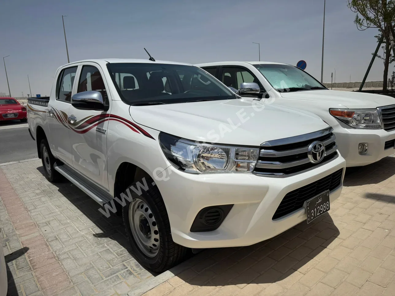 Toyota  Hilux  2021  Automatic  81,000 Km  4 Cylinder  Four Wheel Drive (4WD)  Pick Up  White