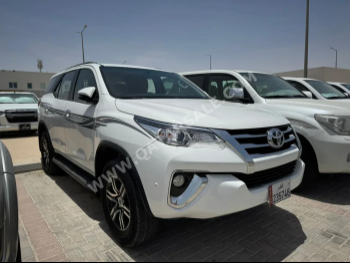 Toyota  Fortuner  2020  Automatic  112,000 Km  4 Cylinder  Four Wheel Drive (4WD)  SUV  White