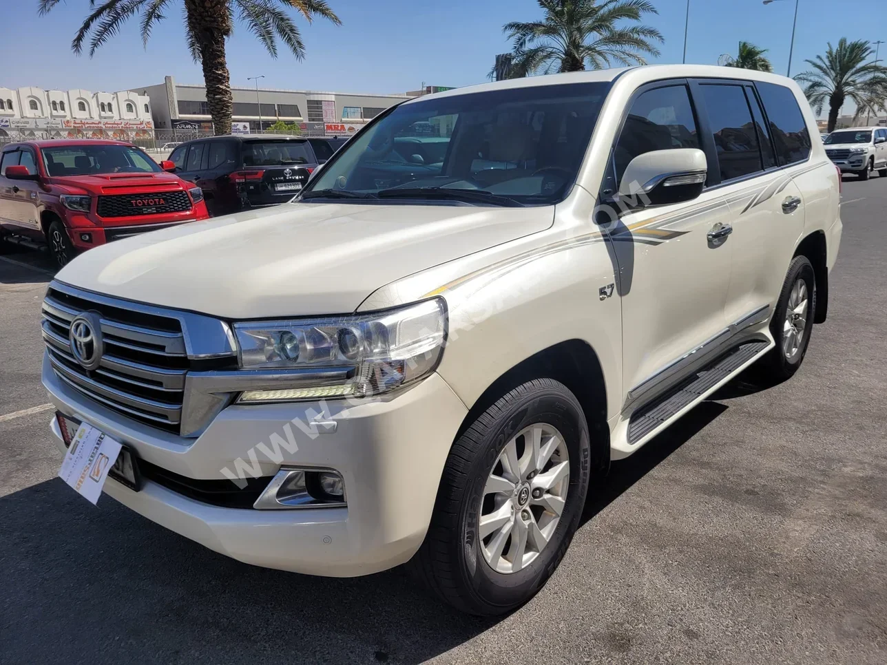 Toyota  Land Cruiser  VXR  2017  Automatic  192,000 Km  8 Cylinder  Four Wheel Drive (4WD)  SUV  White