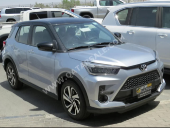 Toyota  Raize  2024  Automatic  0 Km  4 Cylinder  Front Wheel Drive (FWD)  SUV  Gray  With Warranty