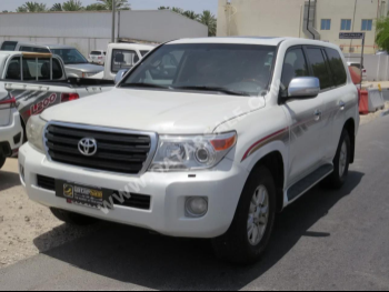 Toyota  Land Cruiser  GXR  2013  Automatic  370,000 Km  8 Cylinder  Four Wheel Drive (4WD)  SUV  White