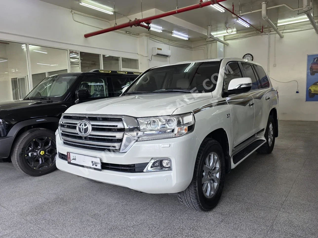 Toyota  Land Cruiser  VXR  2016  Automatic  127,000 Km  8 Cylinder  Four Wheel Drive (4WD)  SUV  White
