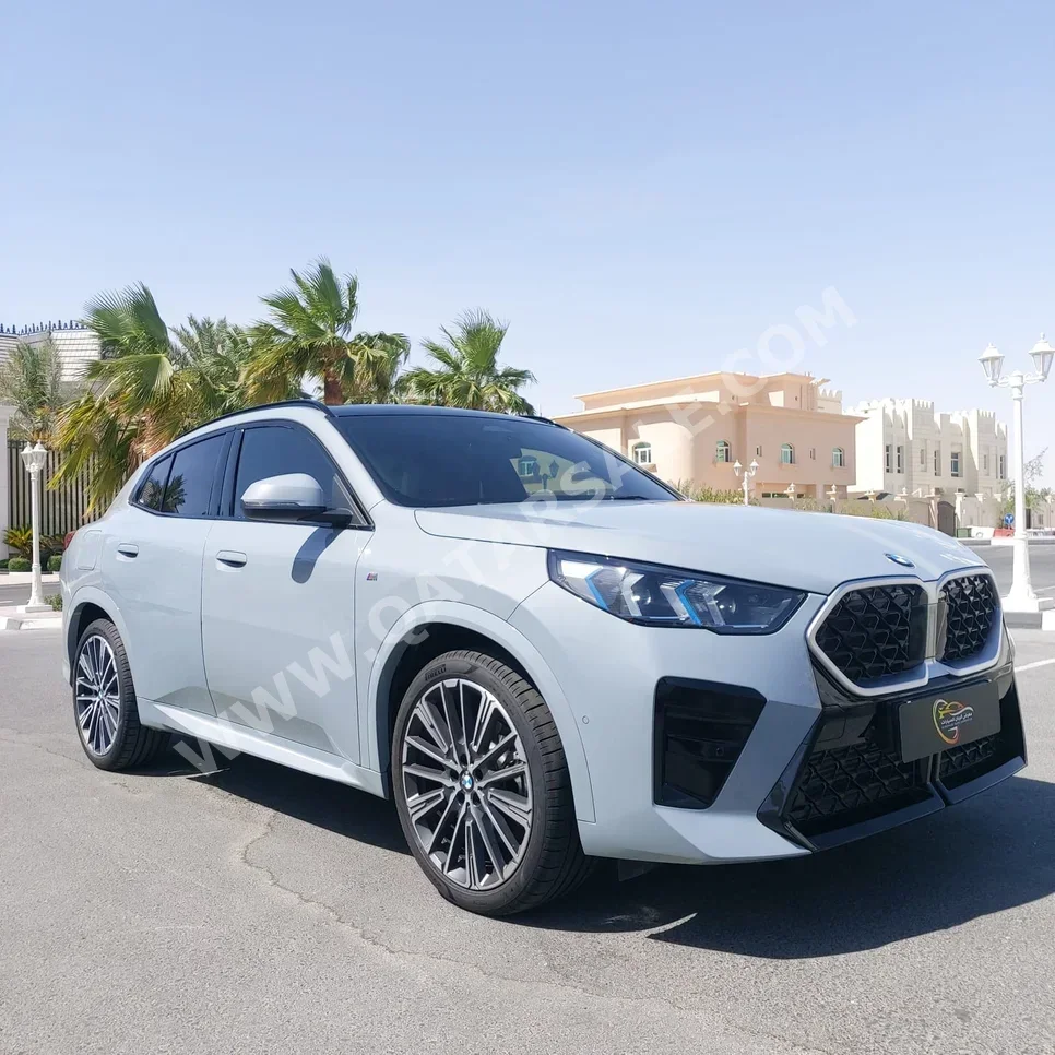 BMW  X-Series  X2  2025  Automatic  1,000 Km  4 Cylinder  Front Wheel Drive (FWD)  SUV  Silver  With Warranty