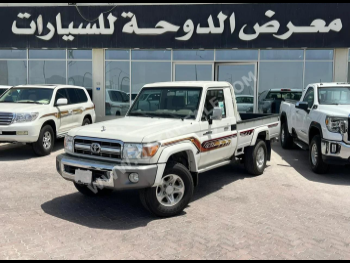 Toyota  Land Cruiser  LX  2022  Manual  187,000 Km  6 Cylinder  Four Wheel Drive (4WD)  Pick Up  White