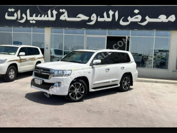 Toyota  Land Cruiser  VXR  2021  Automatic  37,000 Km  8 Cylinder  Four Wheel Drive (4WD)  SUV  White