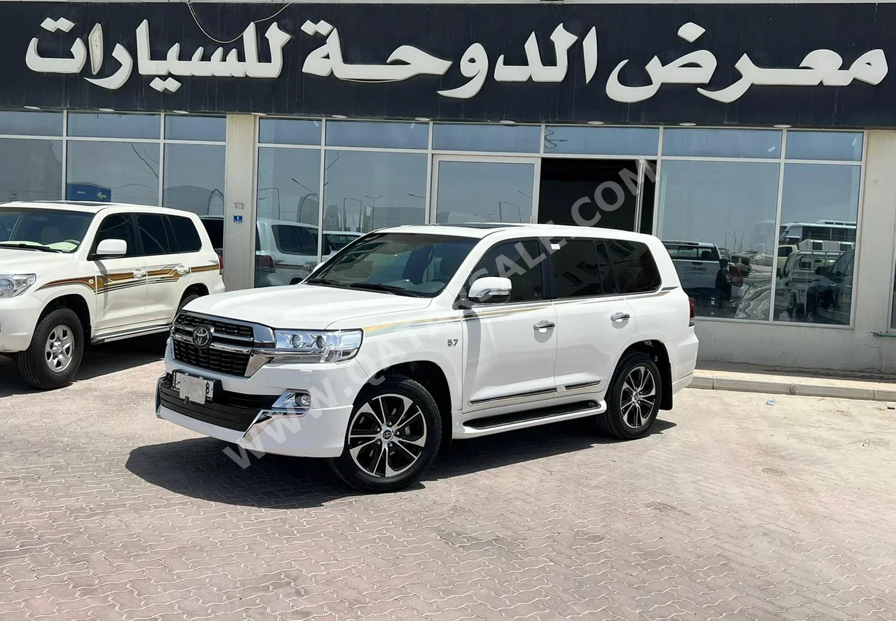 Toyota  Land Cruiser  VXR  2021  Automatic  37,000 Km  8 Cylinder  Four Wheel Drive (4WD)  SUV  White
