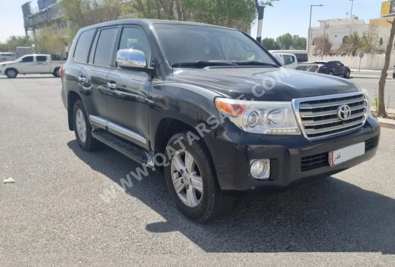 Toyota  Land Cruiser  VXR  2015  Automatic  258,000 Km  8 Cylinder  Four Wheel Drive (4WD)  SUV  Black