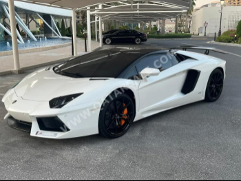 لمبرجيني  أفانتادور  رود ستر  2015  اوتوماتيك  22,000 كم  12 سلندر  دفع كلي مستمر  كوبيه \ سبورت  أبيض  تحت الضمان