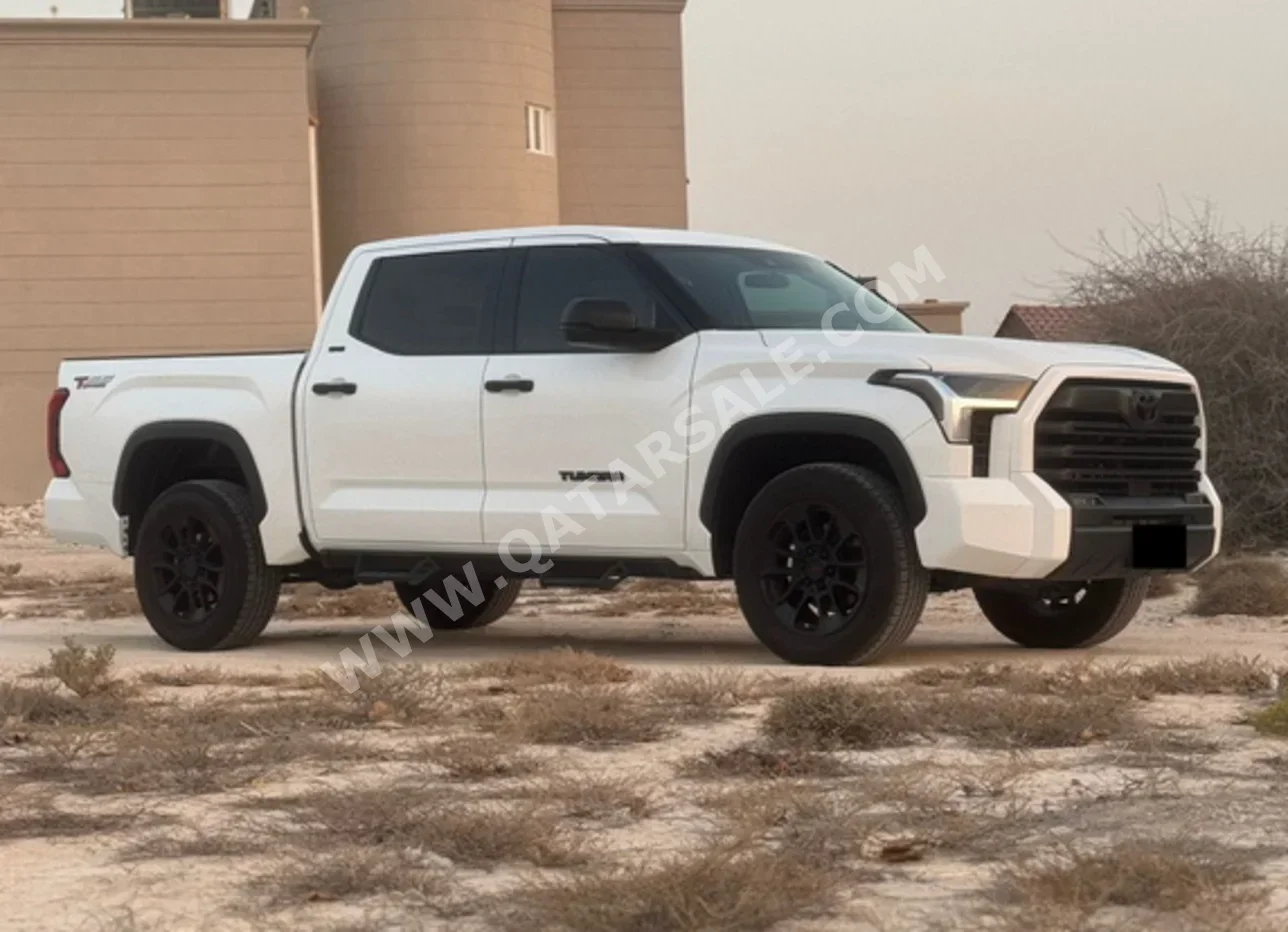 تويوتا  تندرا  SR5  2023  اوتوماتيك  37,000 كم  8 سلندر  دفع رباعي  بيكب  أبيض