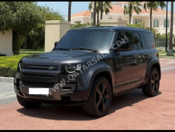 Land Rover  Defender  110 X  2022  Automatic  90,000 Km  8 Cylinder  Four Wheel Drive (4WD)  SUV  Gray  With Warranty