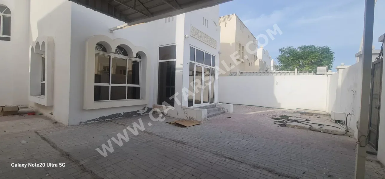 Family Residential  - Not Furnished  - Doha  - Al Thumama  - 6 Bedrooms
