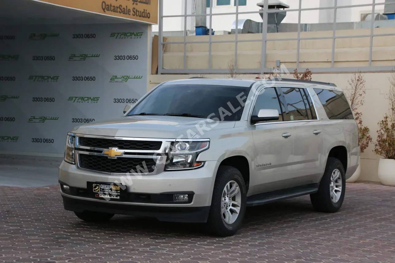 Chevrolet  Suburban  2016  Automatic  129,000 Km  8 Cylinder  Four Wheel Drive (4WD)  SUV  Gold