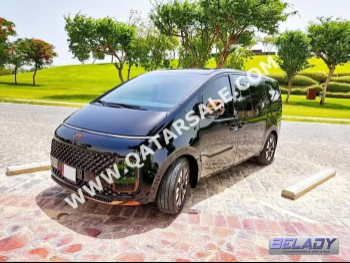 Hyundai  Staria  6 Cylinder  VAN  Black  2022