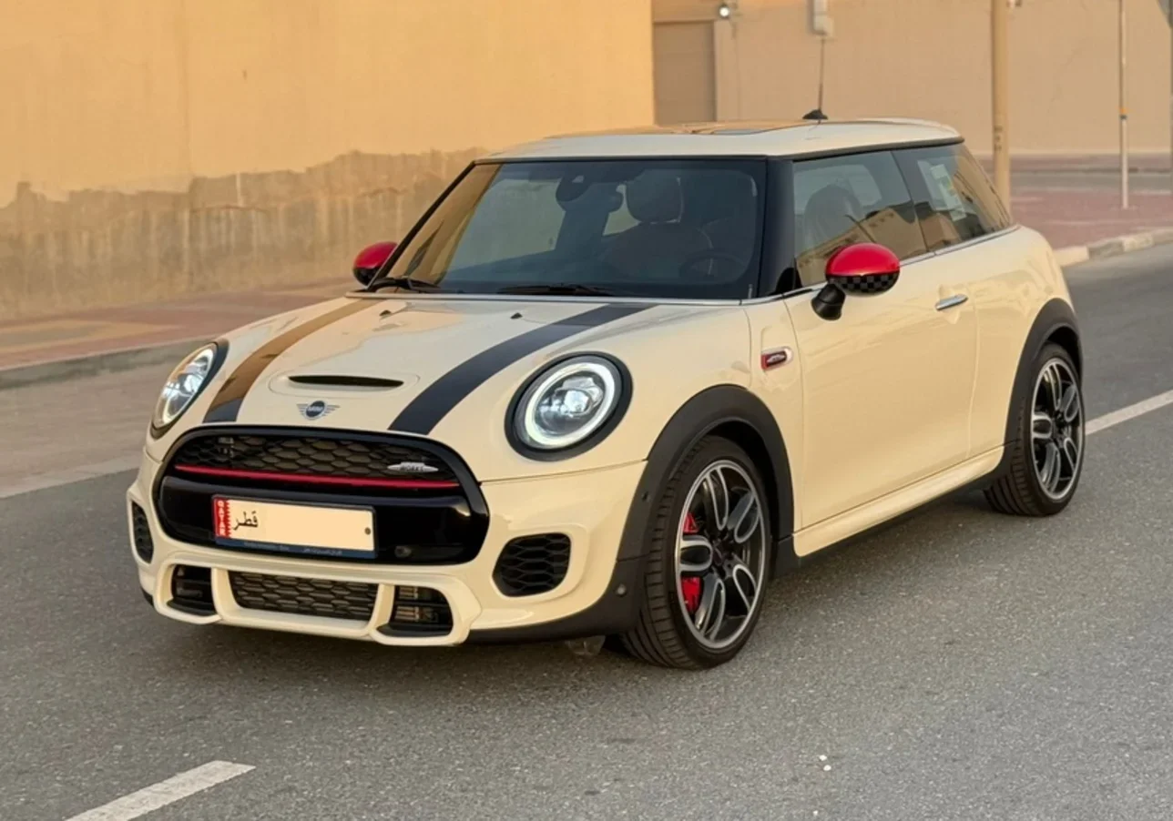 Mini  Cooper  JCW  2019  Automatic  28,000 Km  4 Cylinder  Front Wheel Drive (FWD)  Hatchback  Beige