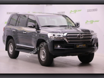Toyota  Land Cruiser  VXR  2016  Automatic  250,000 Km  8 Cylinder  Four Wheel Drive (4WD)  SUV  Black