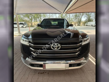 Toyota  Land Cruiser  GX  2024  Tiptronic  27,000 Km  6 Cylinder  Four Wheel Drive (4WD)  Sedan  Black  With Warranty