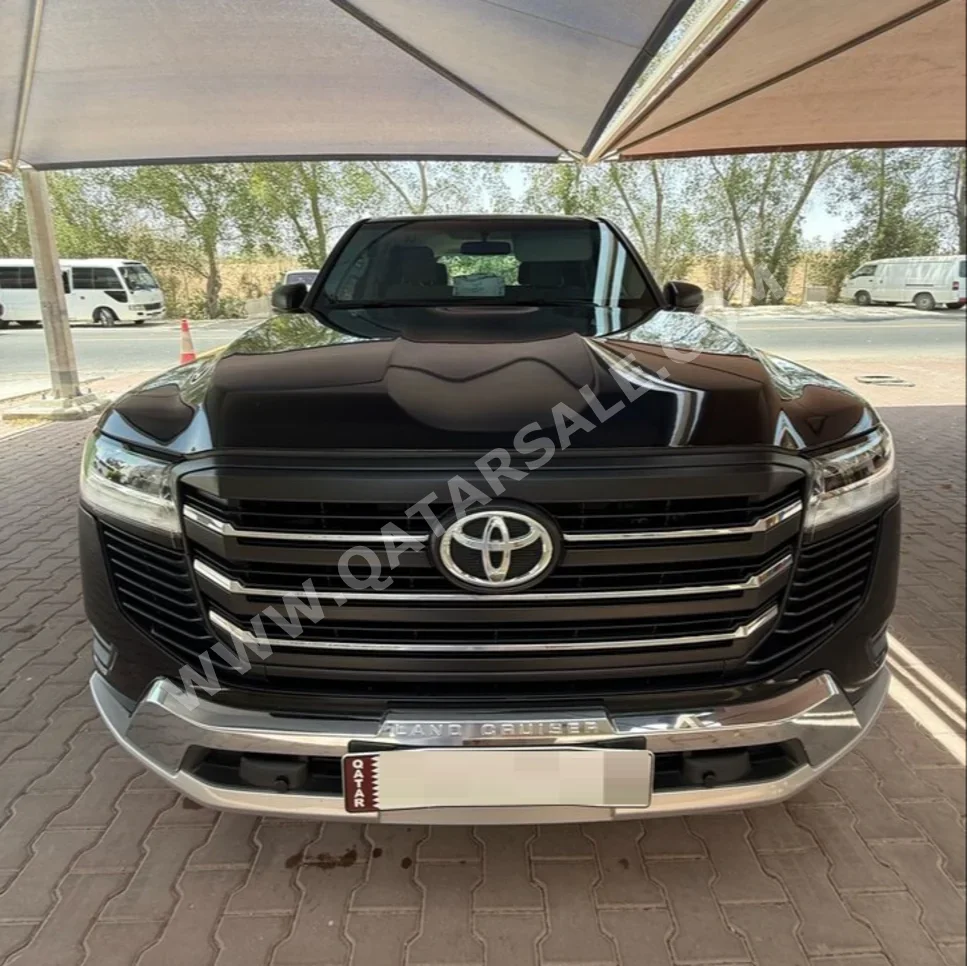 Toyota  Land Cruiser  GX  2024  Tiptronic  27,000 Km  6 Cylinder  Four Wheel Drive (4WD)  Sedan  Black  With Warranty