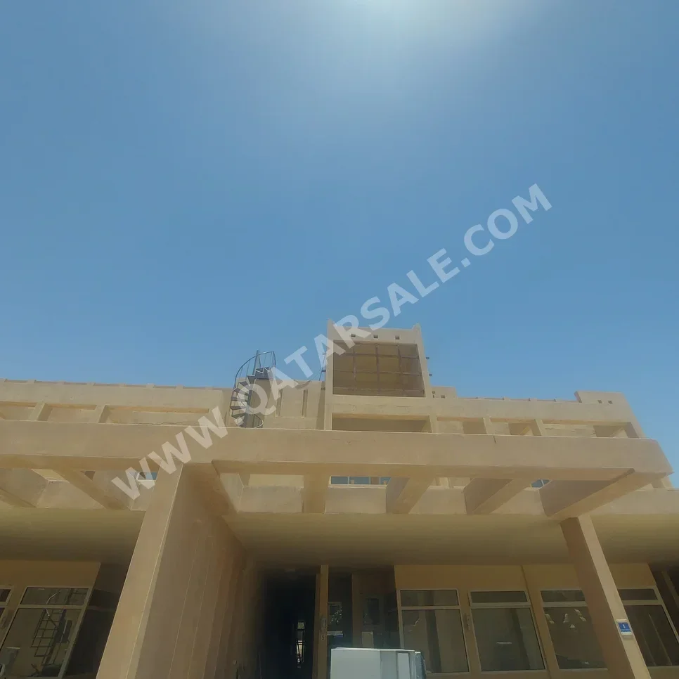 سكن عائلي  - نصف مفروشة  - الدوحة  - لقطيفية  - 5 غرف نوم