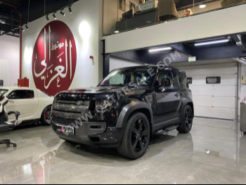 Land Rover  Defender  90  2022  Automatic  71,000 Km  6 Cylinder  Four Wheel Drive (4WD)  SUV  Black  With Warranty