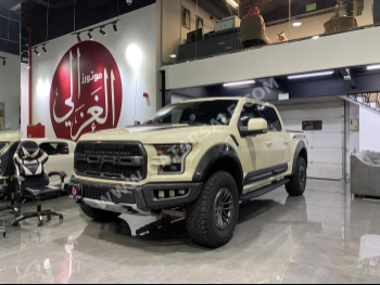 Ford  Raptor  2020  Automatic  177,000 Km  6 Cylinder  Four Wheel Drive (4WD)  Pick Up  Beige