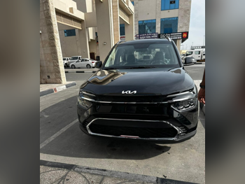 كيا  كارنز  4 سلندر  فخمة  أسود  2023