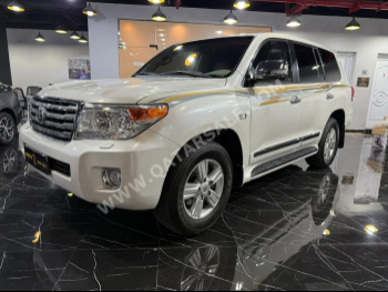 Toyota  Land Cruiser  VXR  2015  Automatic  245,000 Km  8 Cylinder  Four Wheel Drive (4WD)  SUV  White