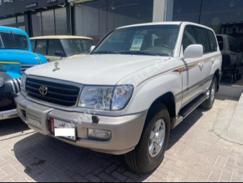 Toyota  Land Cruiser  VXR  2000  Manual  421,000 Km  8 Cylinder  Four Wheel Drive (4WD)  SUV  White