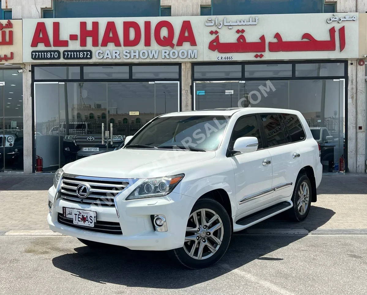 Lexus  LX  570  2014  Automatic  177,000 Km  8 Cylinder  Four Wheel Drive (4WD)  SUV  White