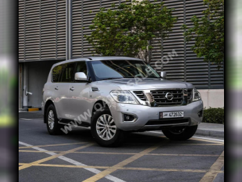 Nissan  Patrol  SE  2015  Automatic  192,000 Km  8 Cylinder  Four Wheel Drive (4WD)  SUV  Silver