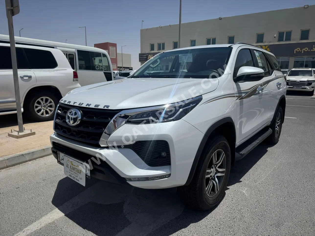 Toyota  Fortuner  2025  Automatic  414 Km  6 Cylinder  Four Wheel Drive (4WD)  SUV  White  With Warranty