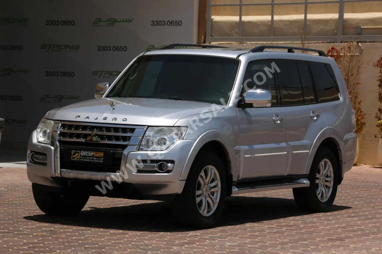 Mitsubishi  Pajero  3.8 Gold Edition  2016  Automatic  110,000 Km  6 Cylinder  Four Wheel Drive (4WD)  SUV  Silver