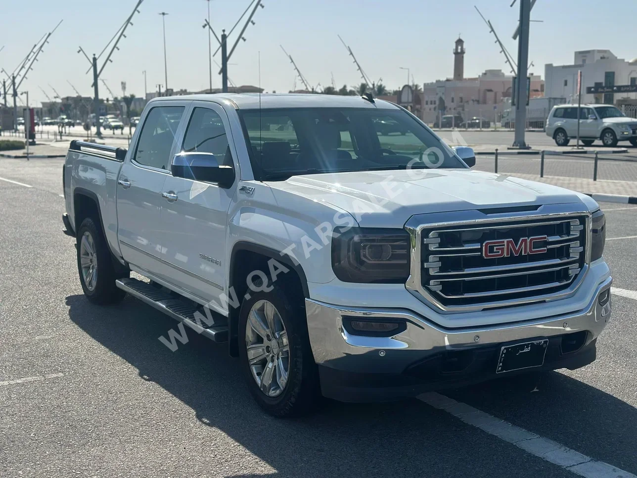 GMC  Sierra  SLT  2016  Automatic  109,000 Km  8 Cylinder  Four Wheel Drive (4WD)  Pick Up  White