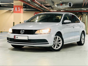 Volkswagen Jetta S 2018 Automatic 100,000 Km 4 Cylinder Front Wheel Drive (FWD) Sedan White and Silver