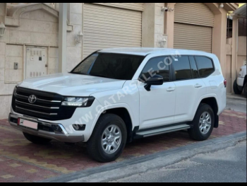 Toyota  Land Cruiser  GX  2022  Automatic  130,000 Km  6 Cylinder  Four Wheel Drive (4WD)  SUV  White