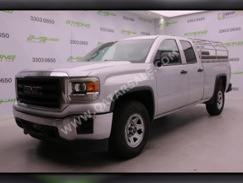 GMC  Sierra  2015  Automatic  90,000 Km  6 Cylinder  Four Wheel Drive (4WD)  Pick Up  Silver