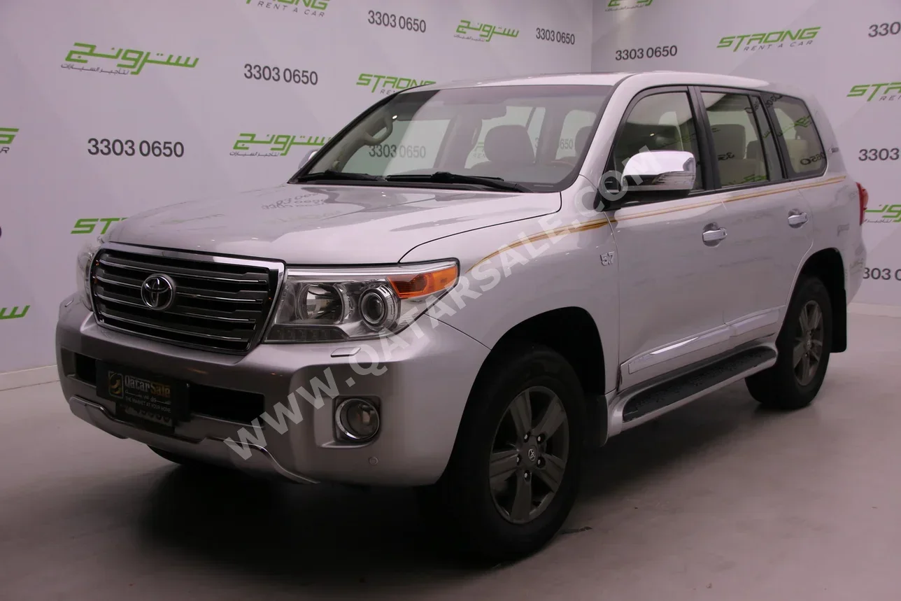 Toyota  Land Cruiser  VXR  2012  Automatic  434,000 Km  8 Cylinder  Four Wheel Drive (4WD)  SUV  Silver