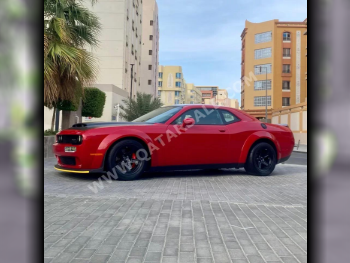 Dodge  Challenger  SRT  2018  Automatic  7,800 Km  8 Cylinder  Rear Wheel Drive (RWD)  Coupe / Sport  Black and Red