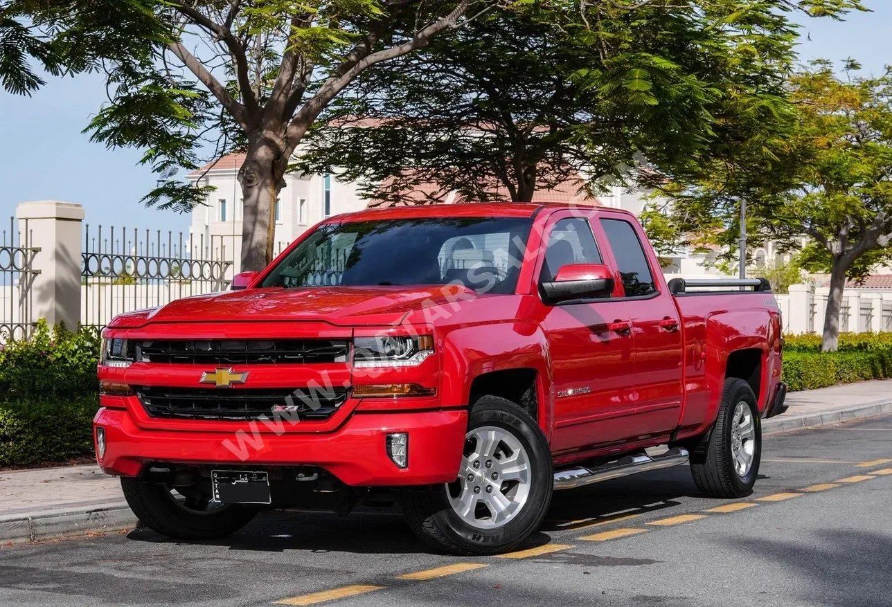 Chevrolet  Silverado  LT  2017  Automatic  115,000 Km  8 Cylinder  Four Wheel Drive (4WD)  Pick Up  Red