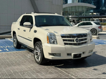 Cadillac  Escalade  EXT  2012  Automatic  140,000 Km  8 Cylinder  Four Wheel Drive (4WD)  Pick Up  Pearl
