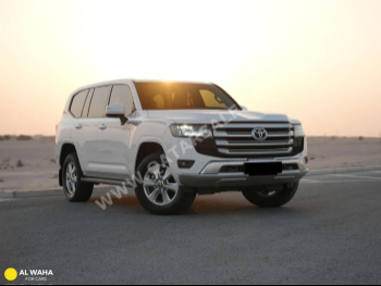 Toyota  Land Cruiser  GXR Twin Turbo  2022  Automatic  99,800 Km  6 Cylinder  Four Wheel Drive (4WD)  SUV  White  With Warranty