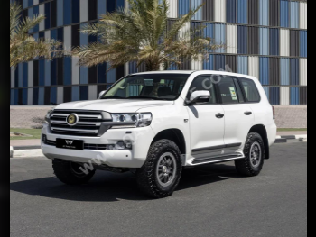 Toyota  Land Cruiser  VXR  2017  Automatic  700 Km  8 Cylinder  Four Wheel Drive (4WD)  SUV  White