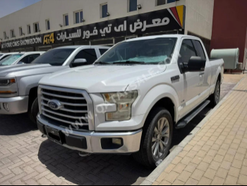 فورد  أف  150  2016  اوتوماتيك  264,000 كم  8 سلندر  دفع رباعي  بيكب  أبيض