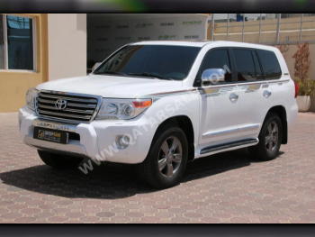 Toyota  Land Cruiser  GXR - Limited  2015  Automatic  208,000 Km  8 Cylinder  Four Wheel Drive (4WD)  SUV  White