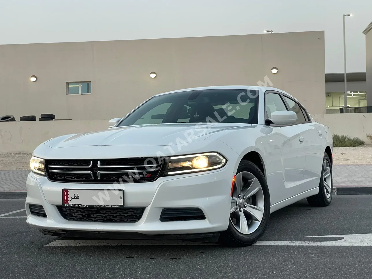 Dodge  Charger  2017  Automatic  40,000 Km  6 Cylinder  Rear Wheel Drive (RWD)  Sedan  White