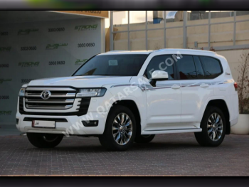 Toyota  Land Cruiser  GXR Twin Turbo  2022  Automatic  79,000 Km  6 Cylinder  Four Wheel Drive (4WD)  SUV  White  With Warranty
