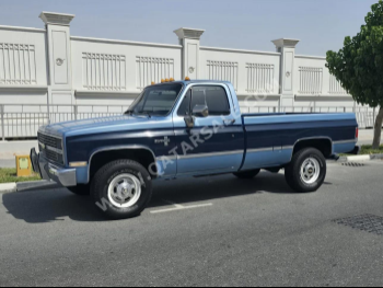 Chevrolet  Silverado  3500 HD  1984  Automatic  60,000 Km  8 Cylinder  Four Wheel Drive (4WD)  Pick Up  Blue and Gray