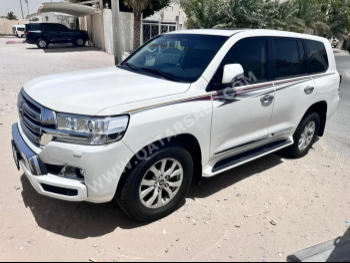 Toyota  Land Cruiser  GXR  2018  Automatic  160,000 Km  8 Cylinder  Four Wheel Drive (4WD)  SUV  White